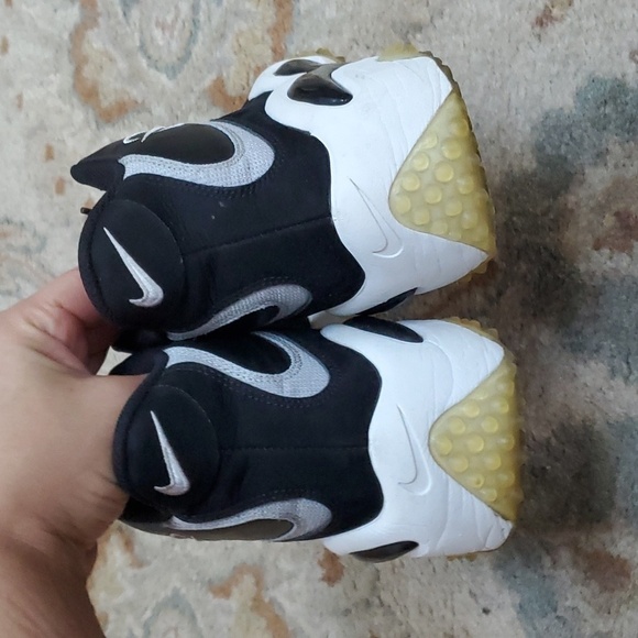 Nike Zoom Air Turf Barry Sanders shoe - Picture 2 of 9